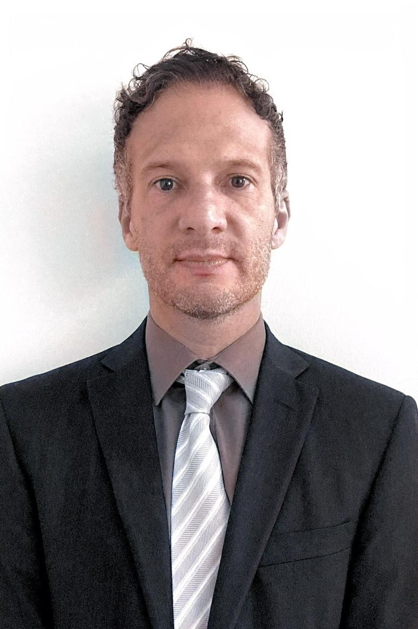 Dr. Roberto Leal Ortega