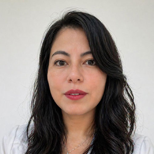 Dra. Karla Salinas Barboza